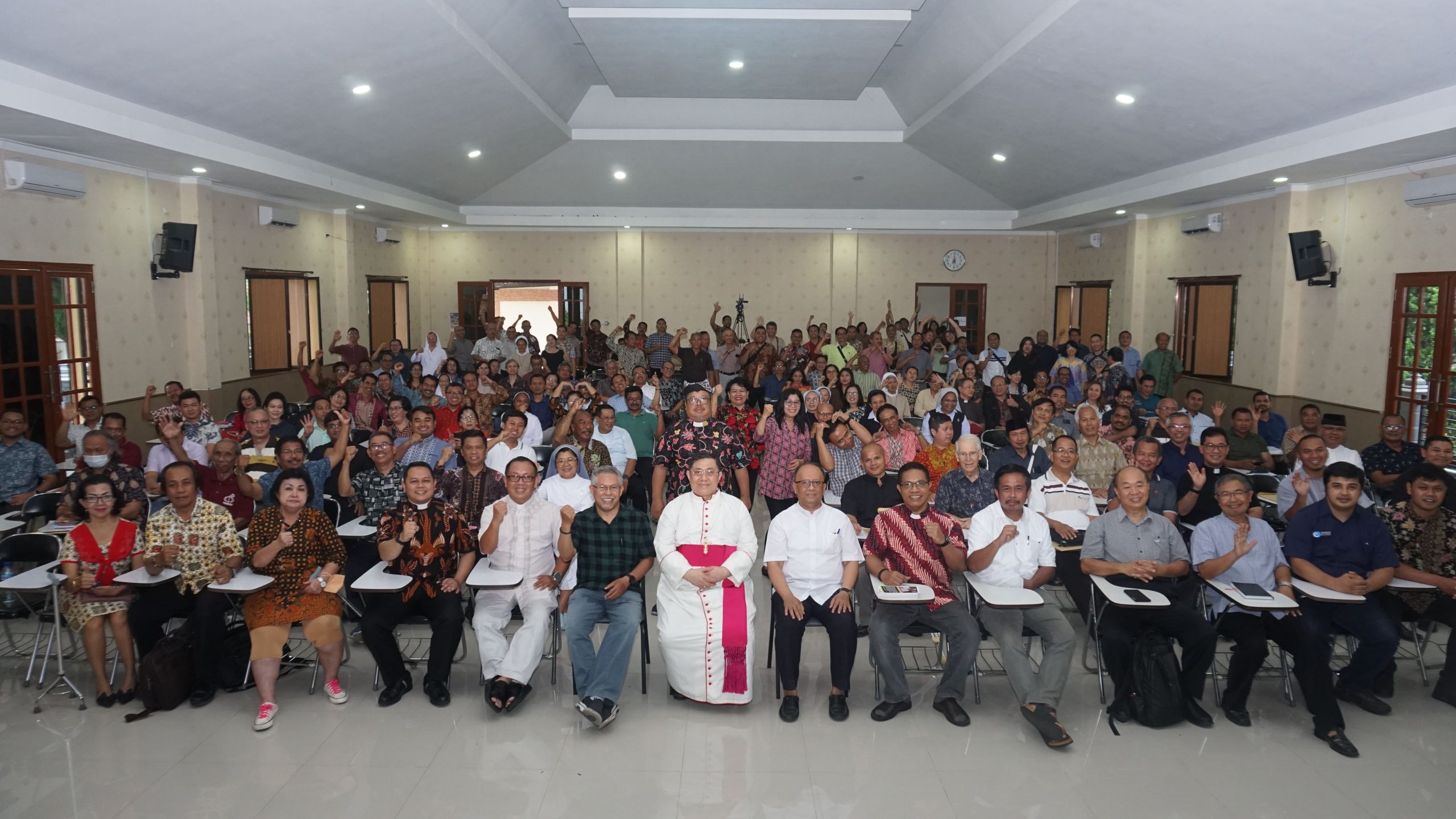 PEDOMAN PASTORAL KEUSKUPAN MALANG BERSIFAT WAJIB & MENGIKAT